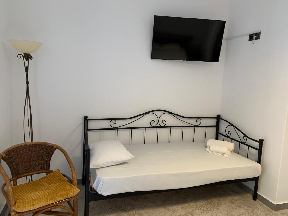 Condillia Central Apartment Spétses Екстериор снимка
