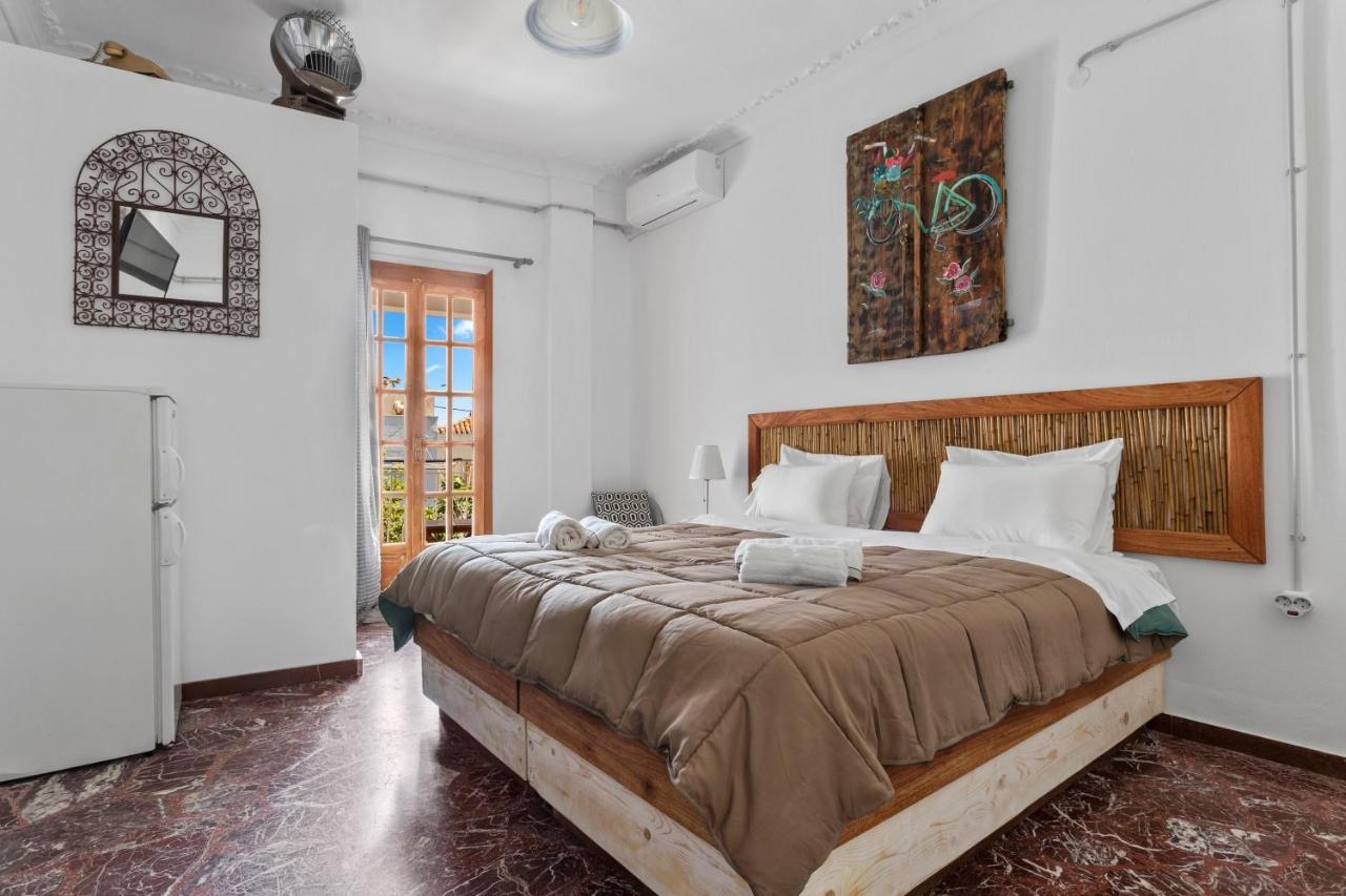 Condillia Central Apartment Spétses Екстериор снимка