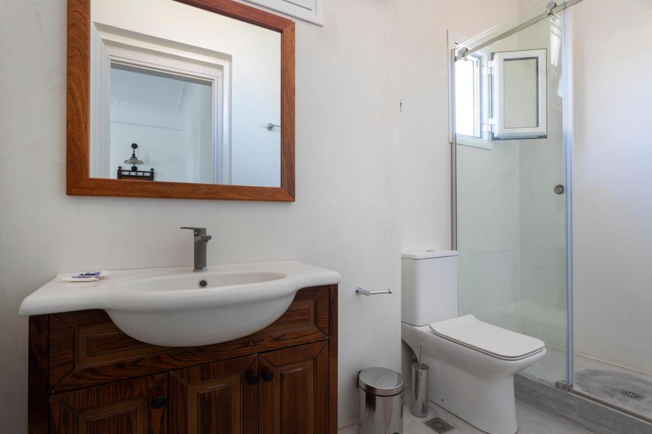 Condillia Central Apartment Spétses Екстериор снимка
