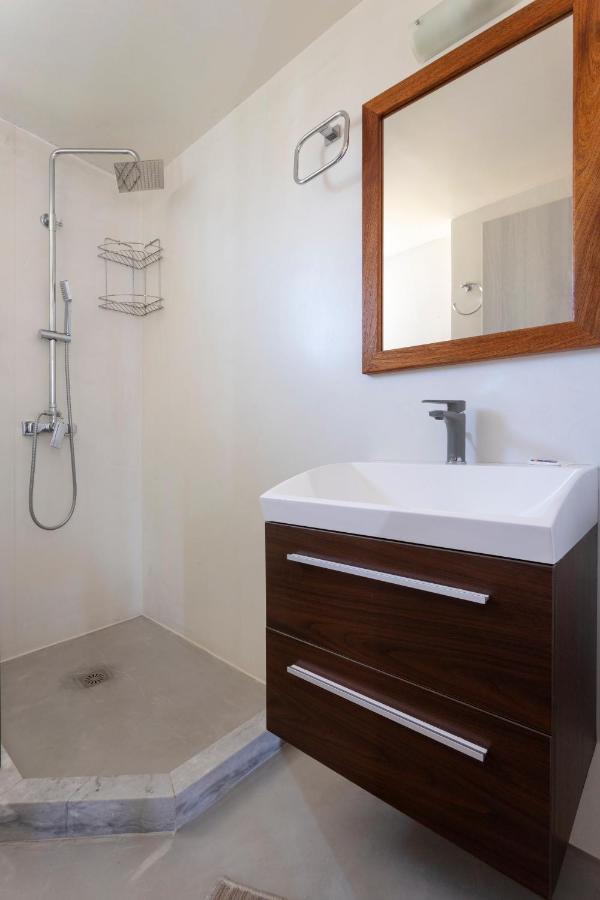 Condillia Central Apartment Spétses Екстериор снимка