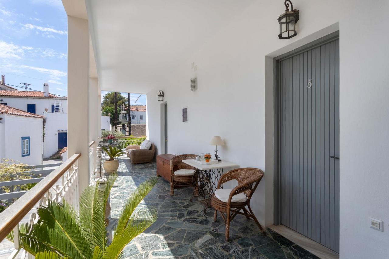 Condillia Central Apartment Spétses Екстериор снимка